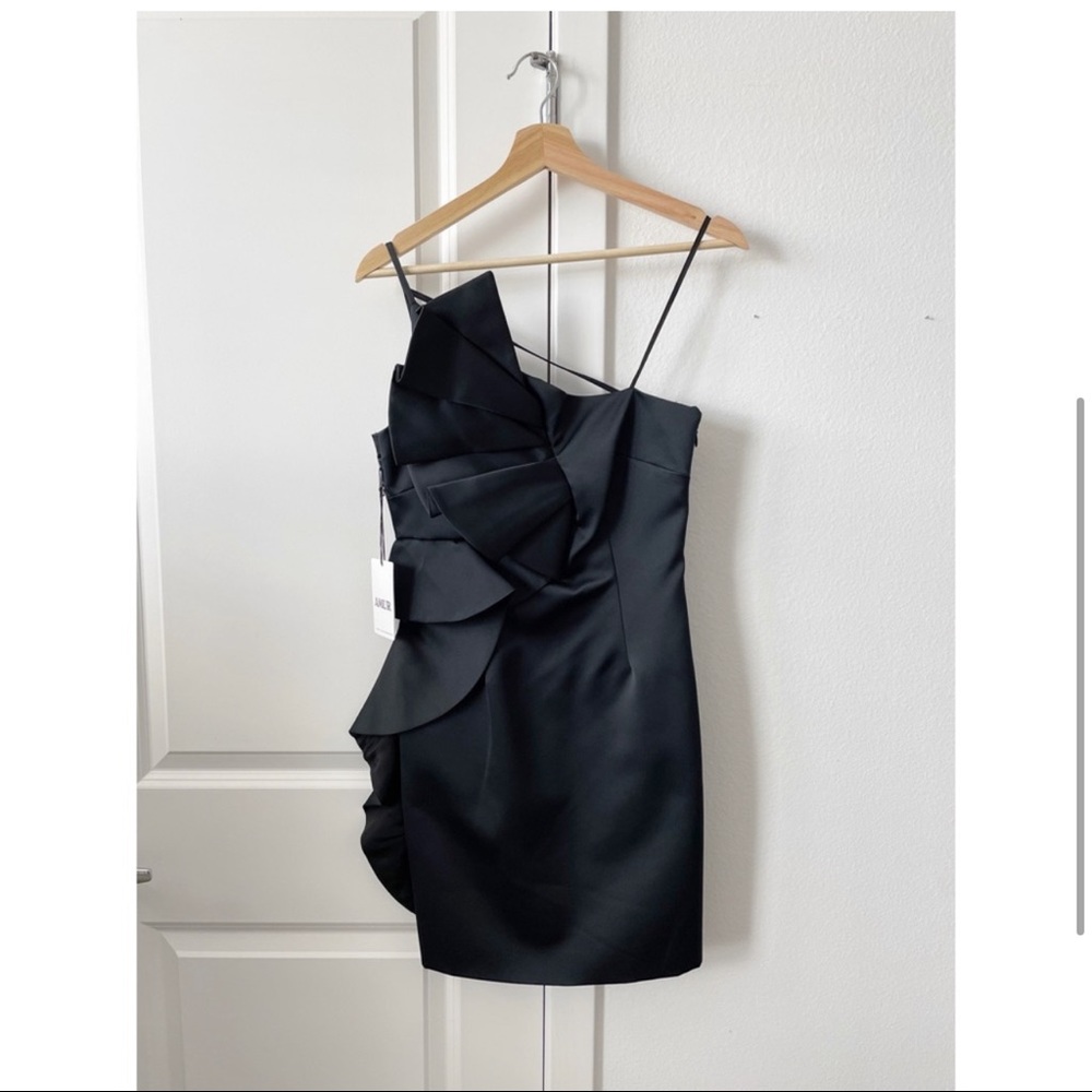 NWT Amur Hallie One Shoulder Ruffle Cocktail Mini Dress in Black sz 2 - Picture 3 of 7